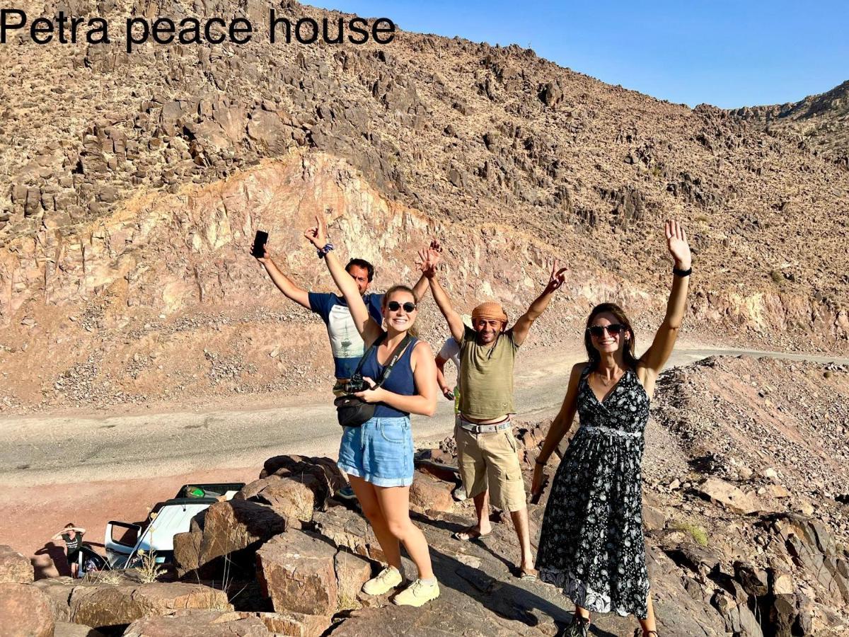 Hotel Petra Peace House Wadi Musa Esterno foto